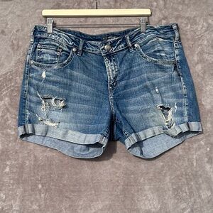 Silver jeans co Distressed Jean Shorts Women’s Boyfriend Fit Rolled Hem SZ 14